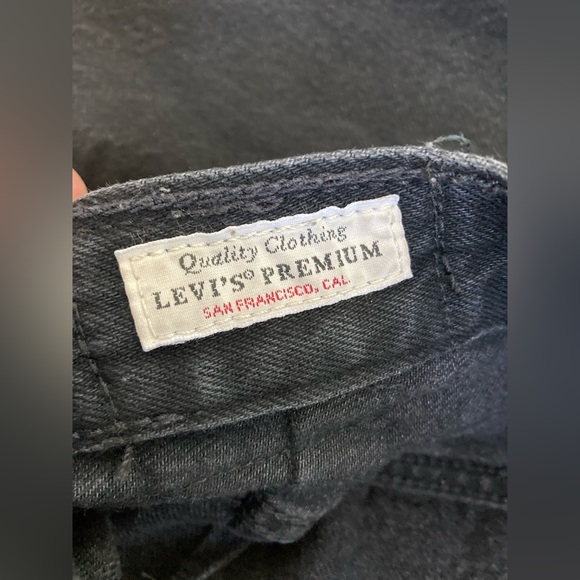 Levi’s High Loose Denim TAILORED Jeans - Black, size 27 W x 31 L - Picture 4 of 4